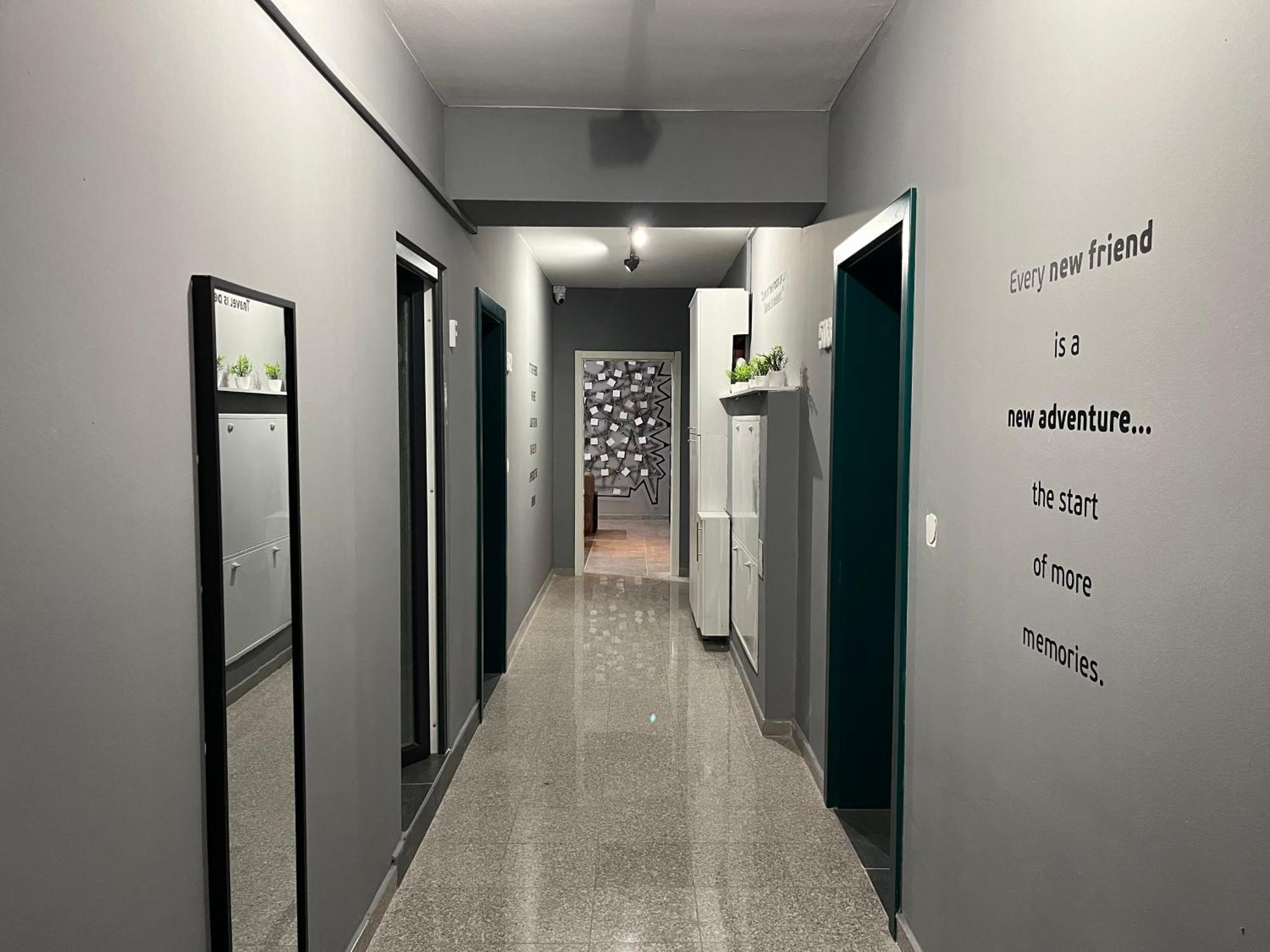 Mickitos Urban Hostel 斯科普里 外观 照片